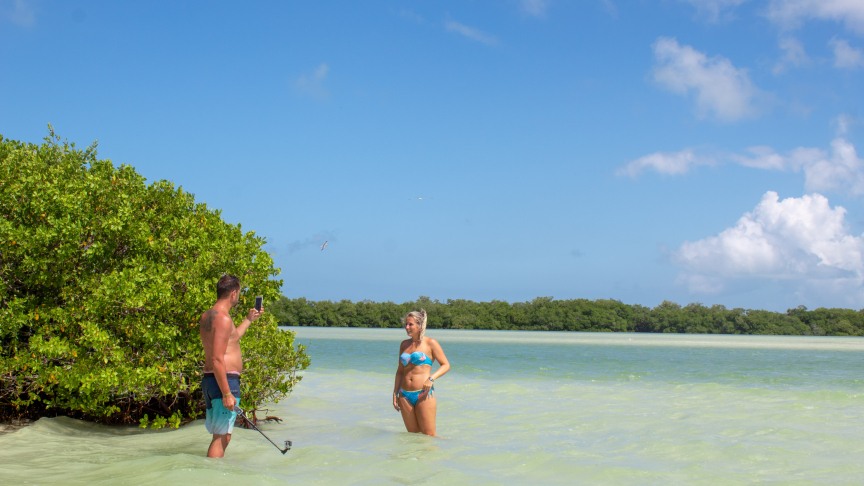 modeling time in holbox at underwatermexico