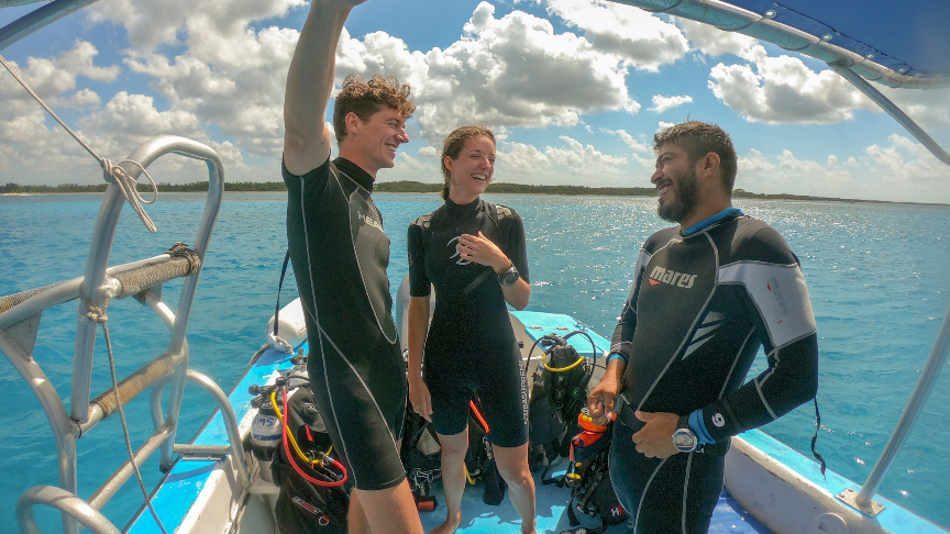 Talking with the students on the surface interval in Cozumel, Mexico