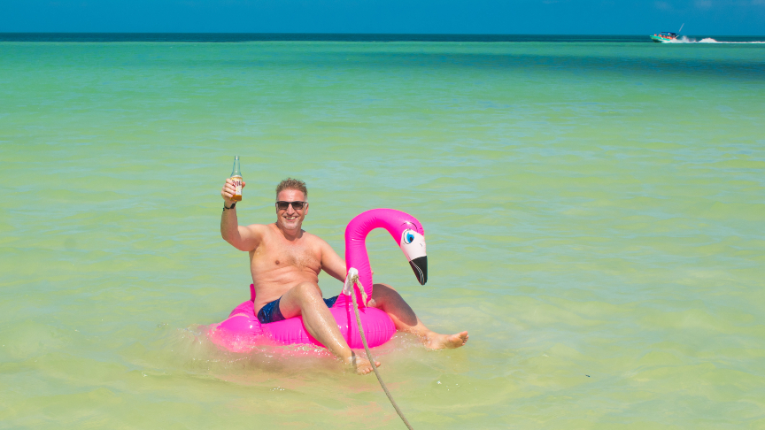 Having fun with the flamingo on Holbox island