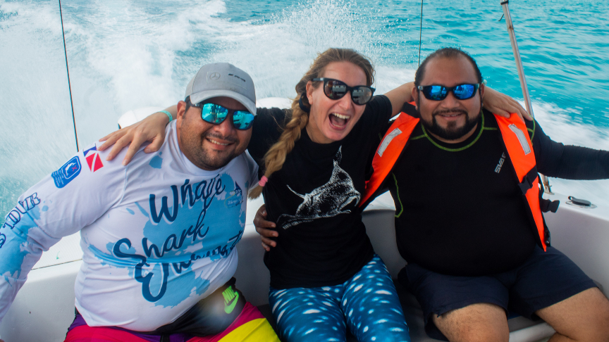 Capi Ernesto, Rolien and driver Carlos excited to see some sharkies